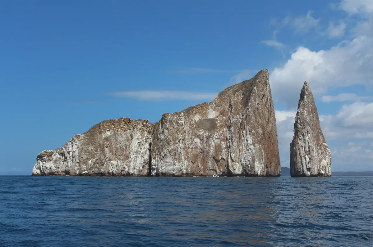 Kicker Rock (León Dormido) off San Cristóbal